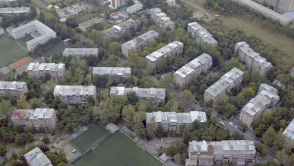 ვაჟა - ფშაველას კვარტალი, ზედხედი, ფეხბურთის მოედანი