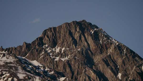 კლდის მასივი, მზის ჩასვლაზე