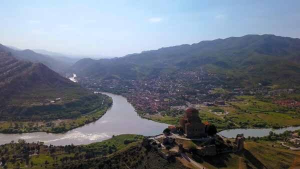 ჯვრის მონასტერი, არაგვი და მტკვარი