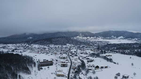 ბაკურიანის საერთო ხედი დრონიდან