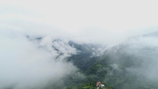 საფლის სახლები ღრუბლებში, მაჭახელას ხეობა