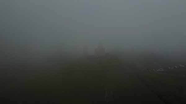 ნისლში ჩაძირული გერგეტის სამება