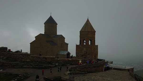 ტურისტები გერგეტის სამება