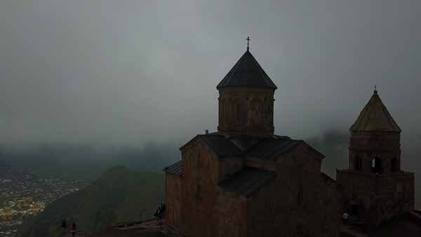 გერგეტის სამება, ყაზბეგი