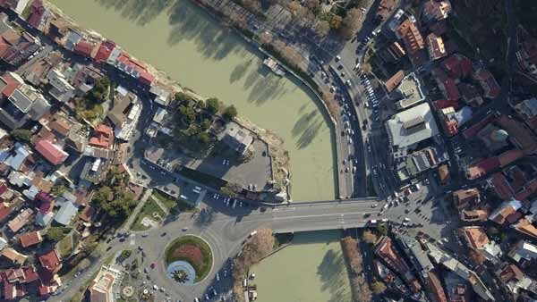 მეტეხის ხიდი, მტკვარი, ზედხედი დრონიდან