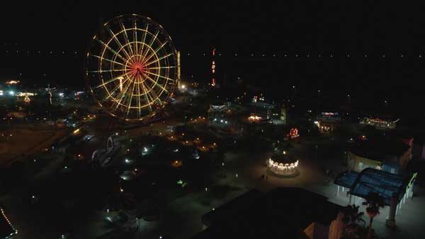 ტრაქციონების პარკი "ციცინათელა", ღამე