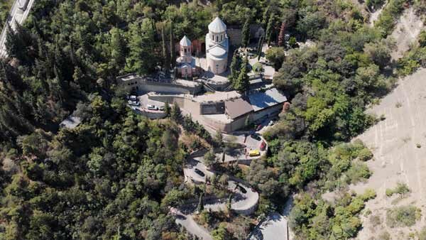 მთაწმინდის პანთეონი, მამა დავითის ეკლესია, ზედხედი