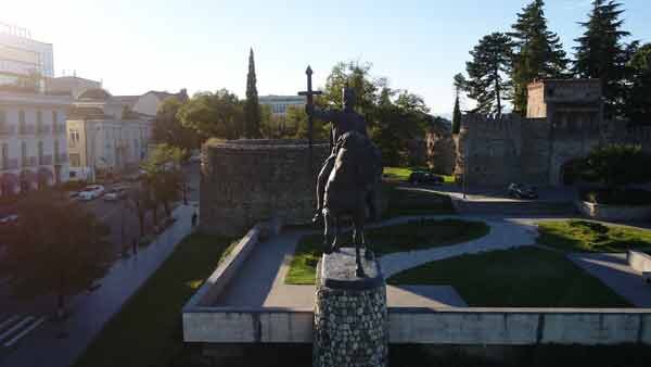 თელავი, ერეკლე II ძეგლი