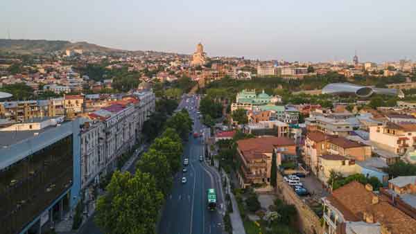 ბარათეშვილის ხიდი, თბილისის სამება