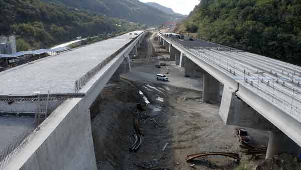 ავტობანი, გვირაბები და ესტაკადები