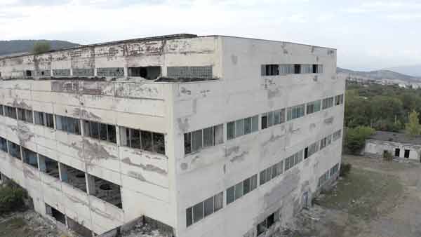 ტაბახმელა, კომბინატის შენობა