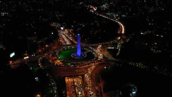 გმირთა მოედანი, თბილისი, ღამის ხედი