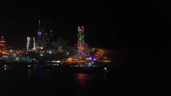 ღამის ბათუმი, ეშმაკის ბორბალი, ანბანის კოშკი