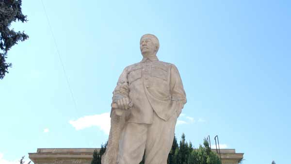 გორი, სტალინის ქანდაკება