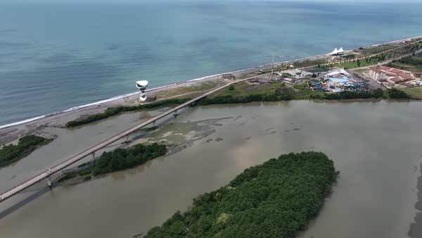 ანაკლიის ხიდი,შუქურა, სანაპირო