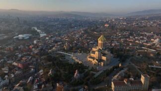 თბილისის ხედი, სამება, საღამო