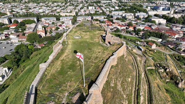 ციხე ქალაქის თავზე