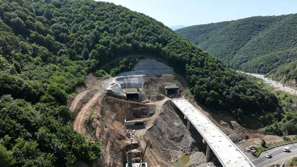 ავტობანი, რიკოთის უღელტეხილი