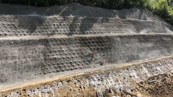 გზის მშენებლობა . რიკოთის უღელტეხილი