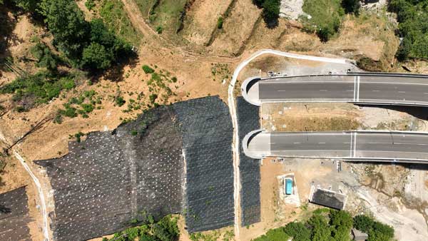 ავტობანი, რიკოთის უღელტეხილი