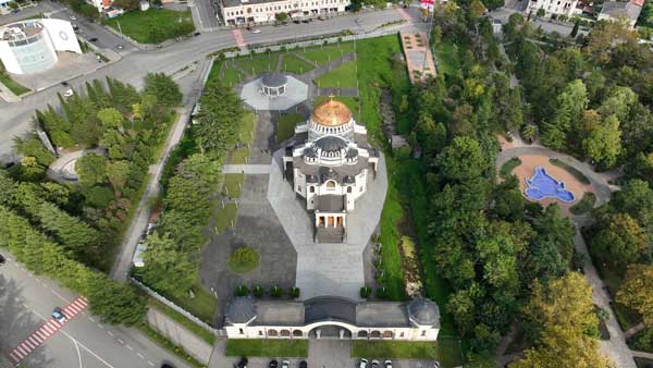 ეკლესიის დომინანტა ფოთის ხედში